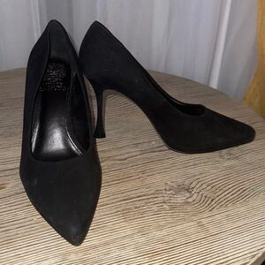 Vince Camuto Classic Black Heels suede stiletto